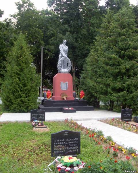 Воинское братское кладбище