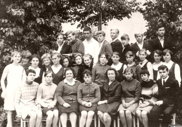 Май 1969. Оба выпускных класса